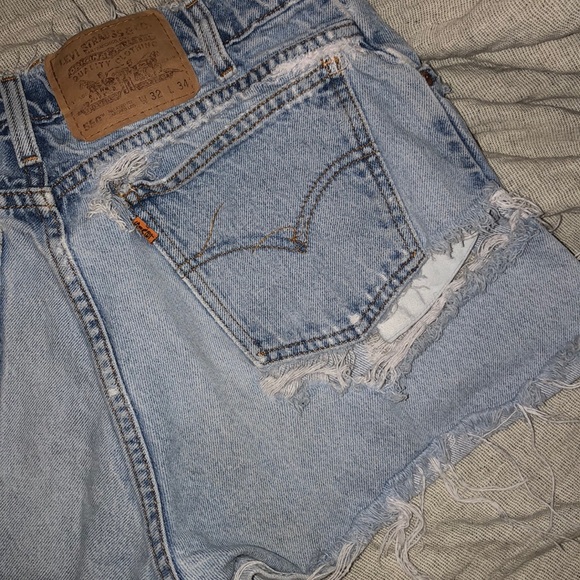 Super destroyed Levi’s urban renewal shorts - Picture 3 of 5